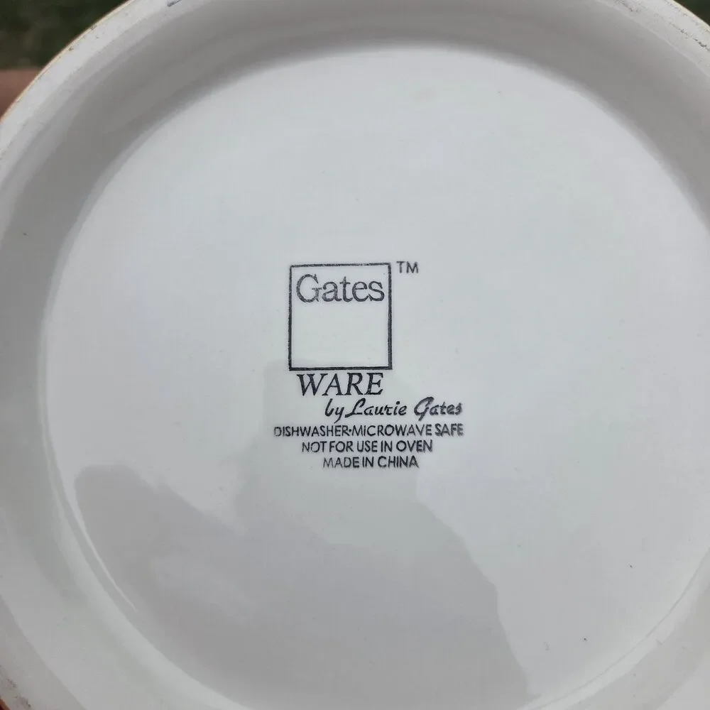 Laurie Gates add warm